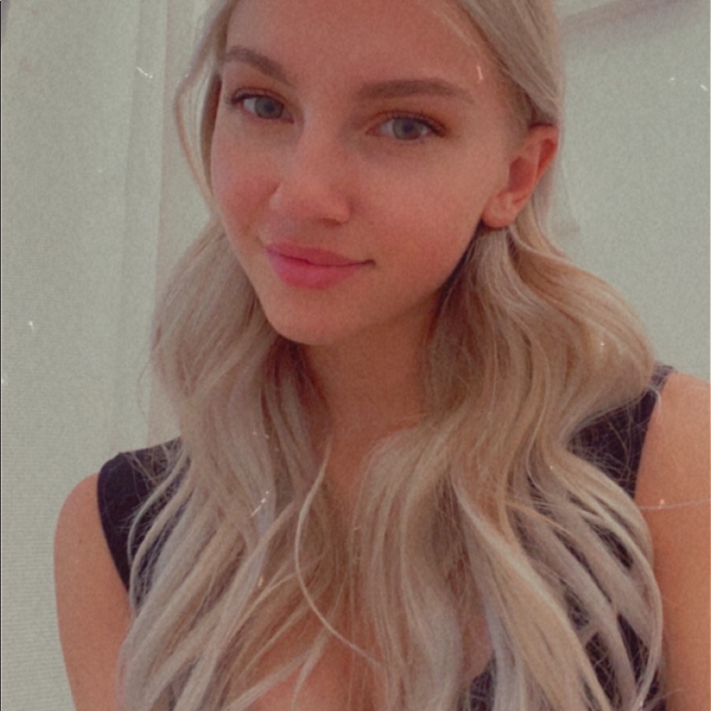 Meet your Posher, Zynnia